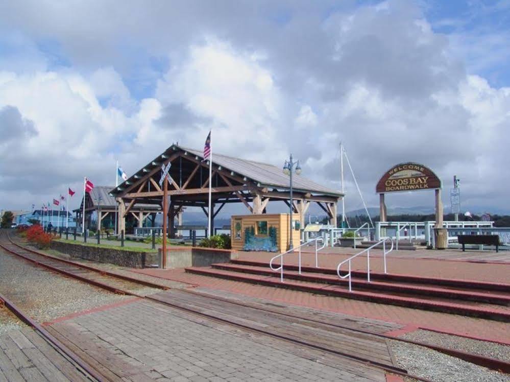 Best Western Holiday Hotel Coos Bay Εξωτερικό φωτογραφία
